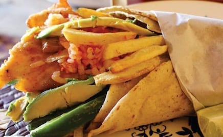 Los tacos placeros gigantes del mercado Hidalgo, un verdadero manjar