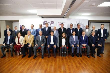 Arma Eduardo Rivera comisión para analizar problemas de Puebla