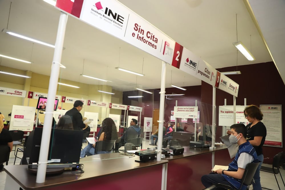 La credencial de elector es indispensable para votar el 2 de junio | Foto: EsImagen