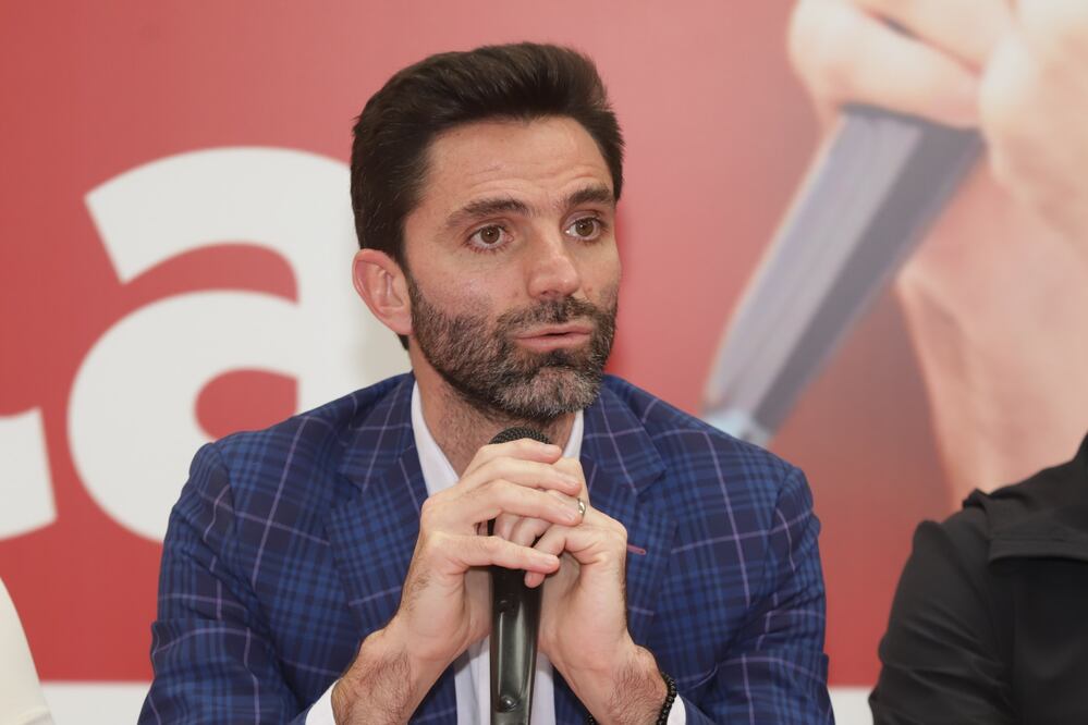 Rodrigo Abdala asegura que estará en la lista de aspirantes para participar en encuesta de Morena | Foto: Agencia Es Imagen para El Universal Puebla