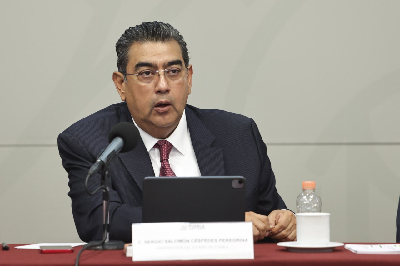 Sergio Salomón Céspedes señaló que espera pronto reunirse con el senador Alejandro Armenta | Foto: Agencia Es Imagen para El Universal Puebla