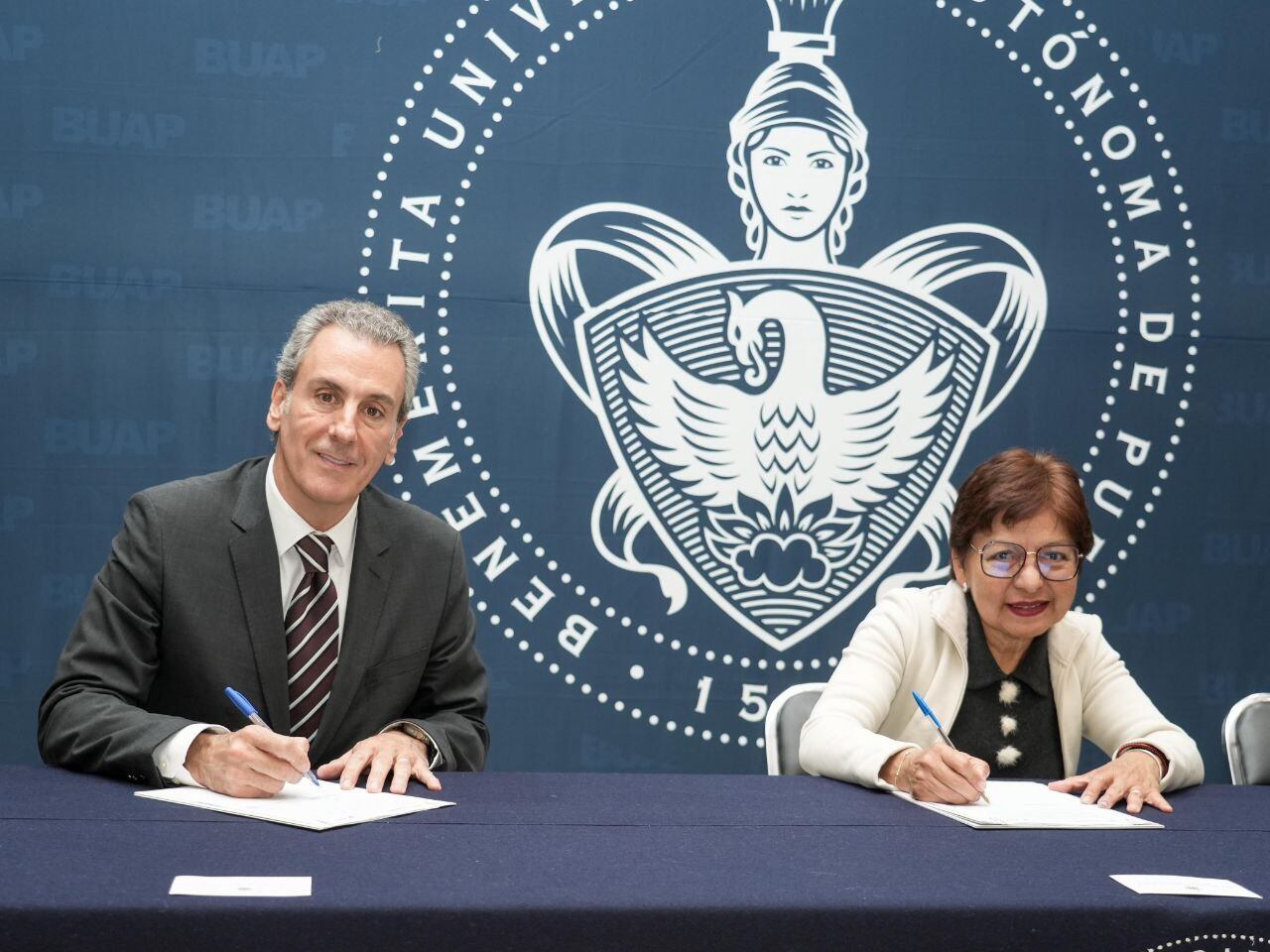 Firman convenio de colaboración el gobierno de la ciudad y la BUAP a ...