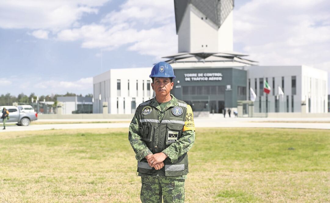 Para el supervisor de la torre de control México, el cerro Paula, ubicado a 12 de kilómetros de la terminal aérea, es considerado un obstáculo. Foto: Atenea Campuzano
