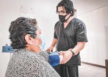 Recomienda IMSS Puebla checar la presión arterial a partir de los 20 años