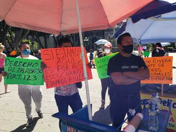  AMBULANTES PROTESTAN EN EL ZÓCALO