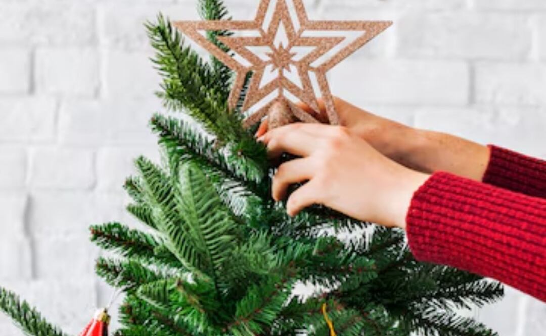 El árbol de Navidad se puede decorar para atraer la prosperidad / Foto: Freepik