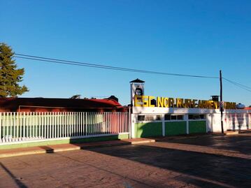 Estudiantes de la Normal Rural de Teteles denuncian retraso en obras de remodelación