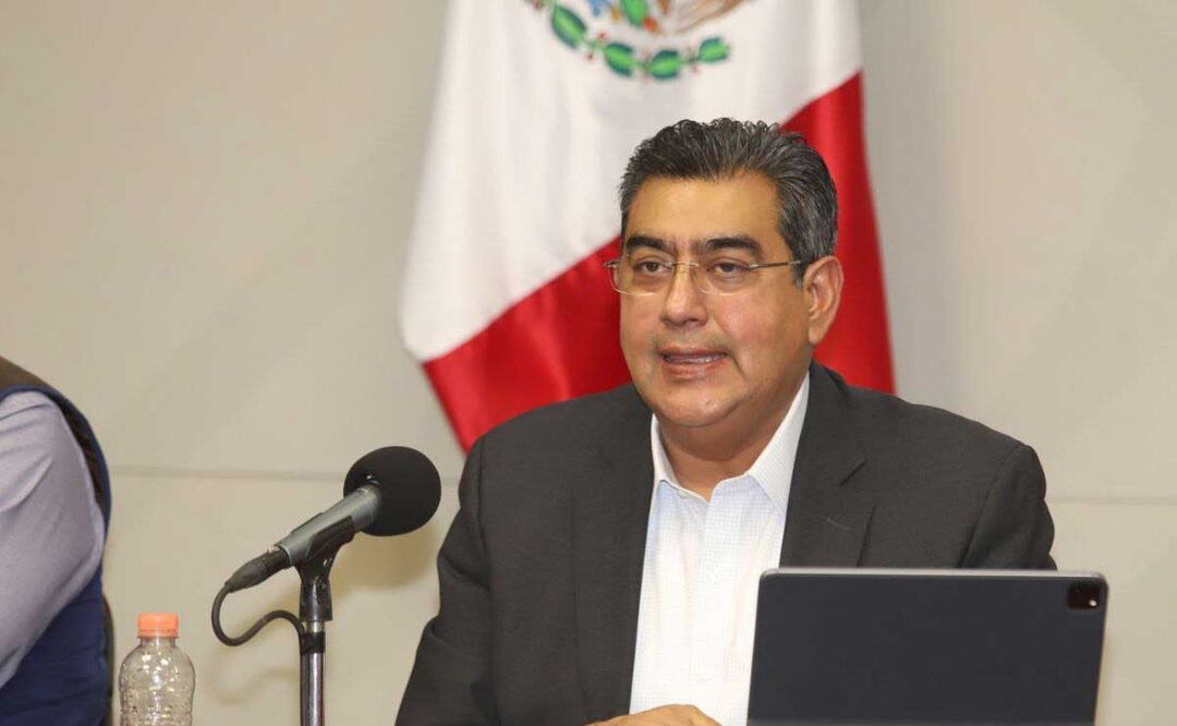 Sergio Salomón Céspedes dio detalles de la reunión a la que asistirán gobernadores del centro del país | Foto: agencia Es Imagen para El Universal Puebla