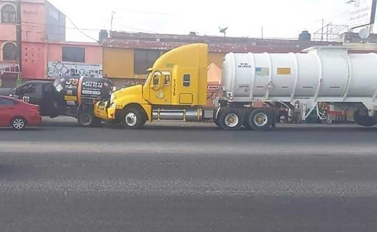Balacera y persecución en Tepeaca por el robo de una pipa de gas LP