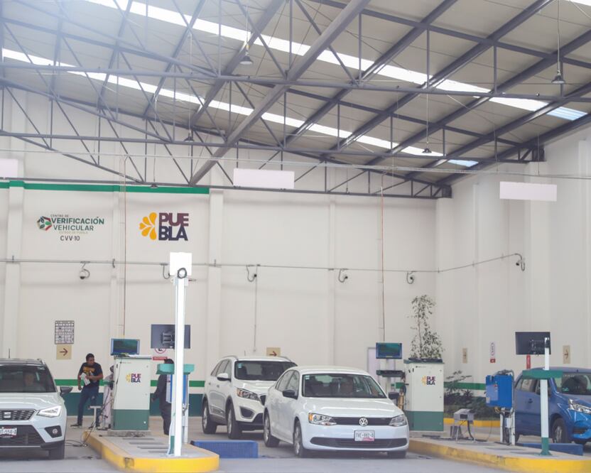 La verificación vehicular en Puebla contempla inspecciones físicas y visuales | Foto: Agencia Es Imagen El Universal Puebla