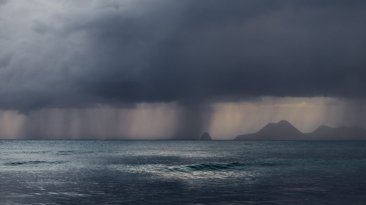 Actualmente, no hay alertas ni advertencias costeras, según el NHC. El Servicio Meteorológico Nacional de México ha indicado que, debido a su distancia y trayectoria, la tormenta no representa una amenaza para el país. 

Foto: Producción El Universal Puebla