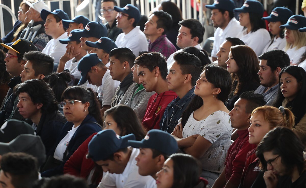 Exhiben transas en programa para jóvenes de AMLO