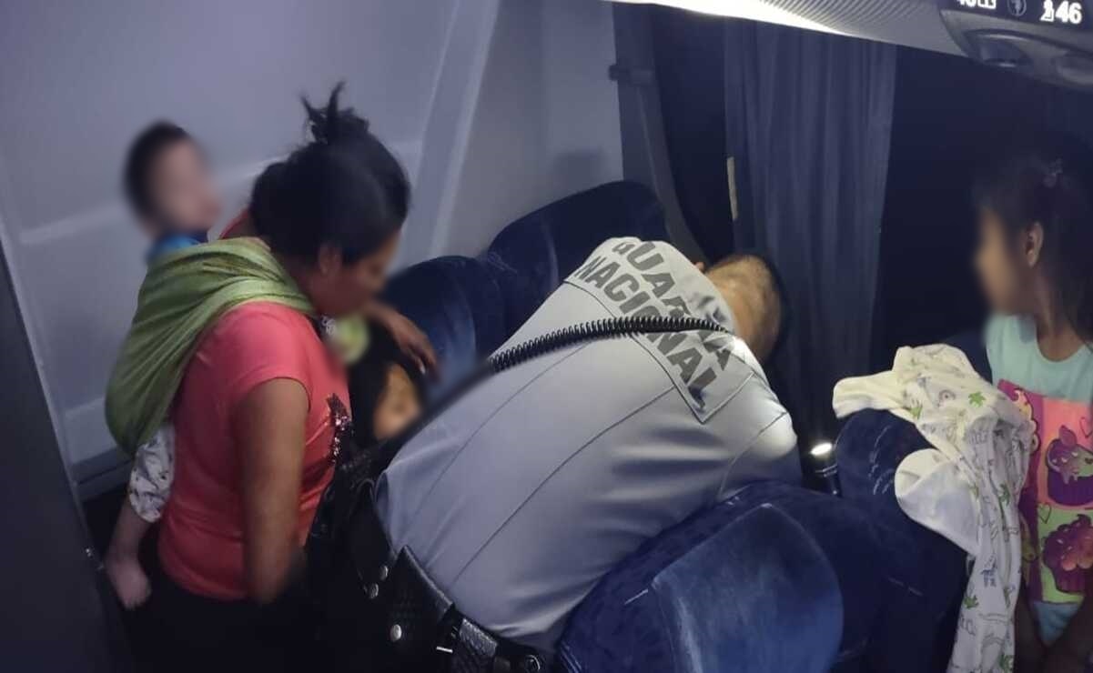 Con ayuda vía telefónica, Guardia Nacional auxilia a mujer que dio a luz en autobús