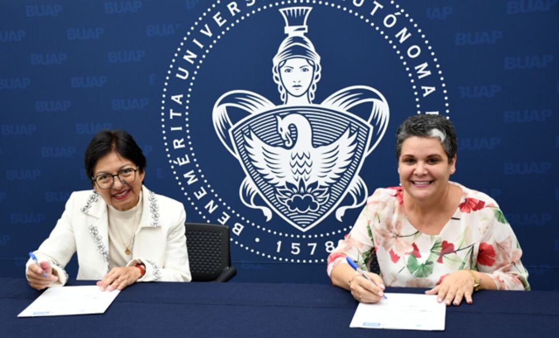 La rectora Lilia Cedillo firmó convenio de colaboración | Foto: BUAP