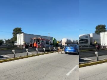 Choque entre tráileres y pipas causa bloqueo en la autopista México-Puebla