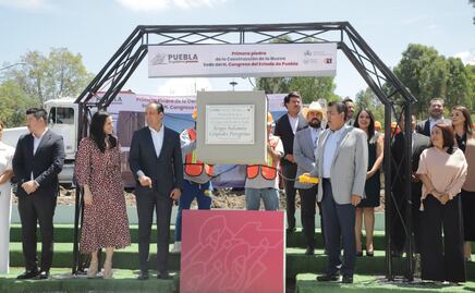 Colocan la primera piedra del nuevo Congreso de Puebla