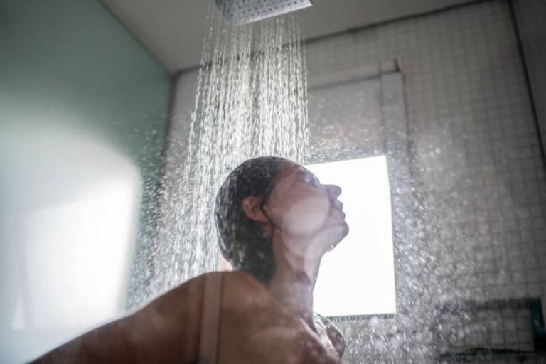 Conoce cuántas veces es ideal bañarse. Fuente: iStock
