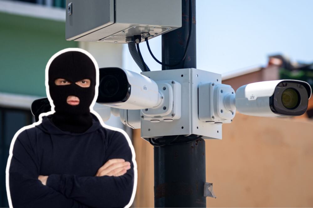 Realizan operativo para retirar cámaras ilegales del Centro de Puebla | Foto: EsImagen / Freepik