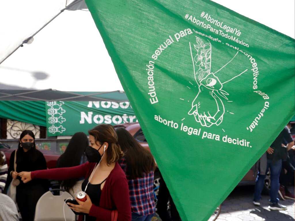 Impulsarán morenistas poblanas la legalización del aborto