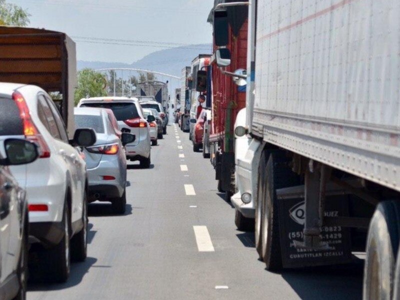 Es importante destacar que el bloqueo realizado por habitantes de Valle de Chalco durante la noche del lunes, que se extendió por tres horas, ya ha sido levantado y no es la causa del tránsito lento en esta vía en este momento.

Foto: Producción El Universal Puebla