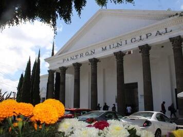 Al menos doce panteones de Puebla están llenos