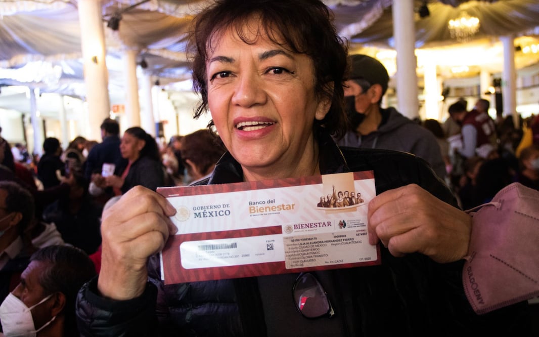 Este programa representa un paso significativo hacia el apoyo y el bienestar de las mujeres mayores, ofreciendo una ayuda económica que busca mejorar su calidad de vida.
Foto: Producción El Universal Puebla
