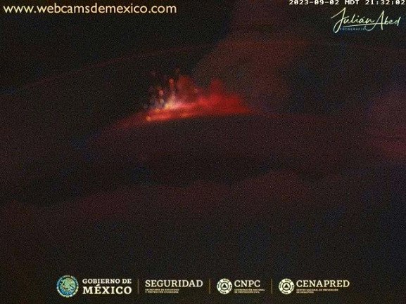 Volcán Popocatépetl mantiene emisiones de ceniza