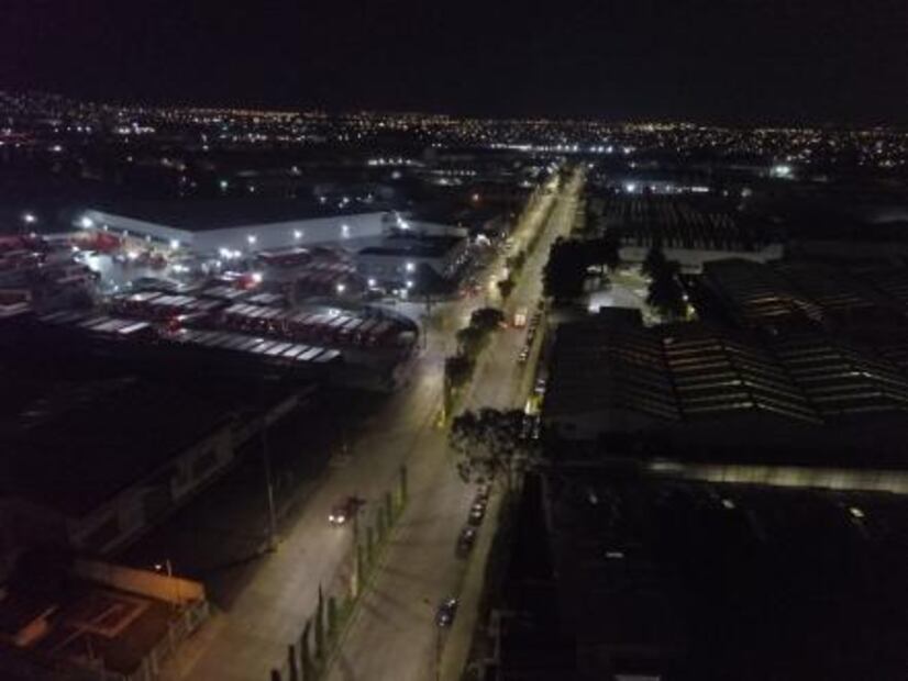 Modernizan alumbrado público y realizan limpieza urbana en la capital