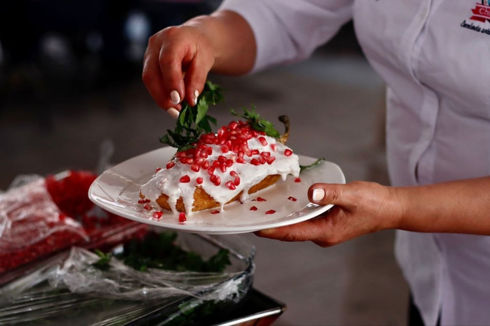 En TikTok hay varios chefs e influencers que han preparado chiles en nogada | Foto: Agencia Es Imagen para El Universal Puebla