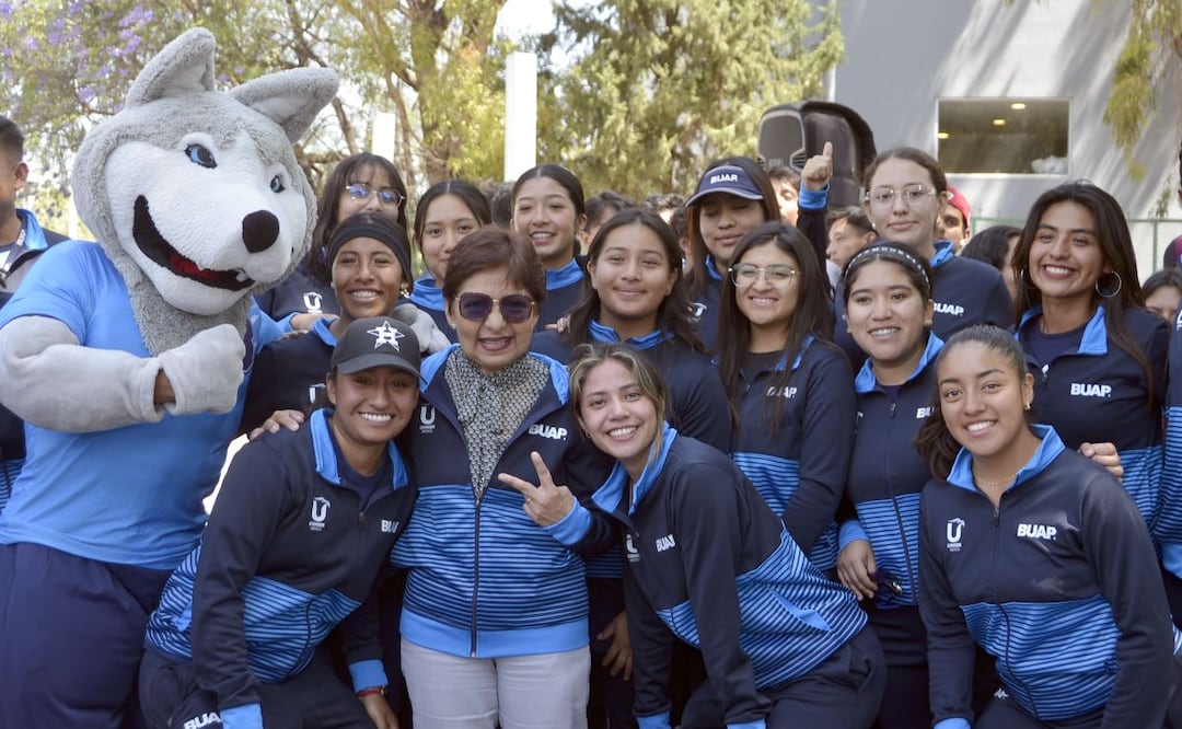 Deportistas recibieron uniformes para participar en los Juegos Deportivos Nacionales de la Educación Superior 2025 | Foto: Buap