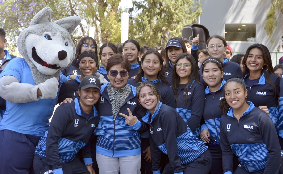 BUAP reconoce la dedicación de sus deportistas