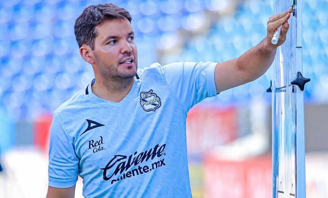 Nicolás Larcamón, director técnico de La Franja. Foto: Club Puebla