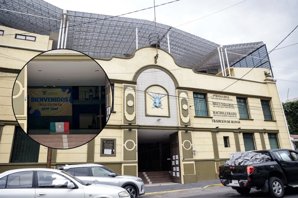 La Academia Militarizada Ignacio Zaragoza colocó una lona de bienvenida al ciclo escolar 2026-2027 | Foto: EsImagen