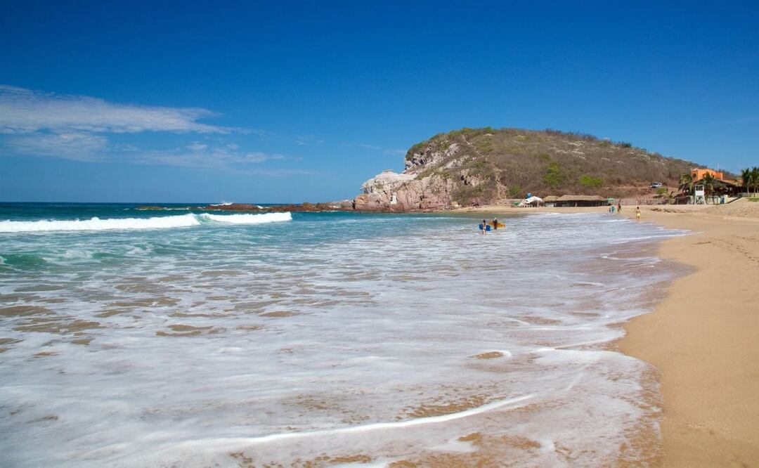 Víctor Fernando murió ahogado en playas de Mazatlán luego de ingresar al mar sin saber nadar y en estado de ebriedad | Foto: Expedia