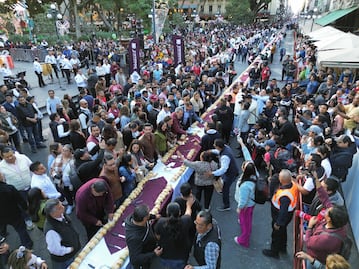 VIDEO Parten rosca de 2 kilómetros en Puebla