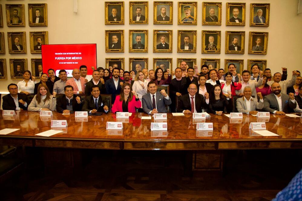Maiella Gómez y alcaldes electos de Fuerza por México se reunieron con Alejandro Armenta Foto Especial