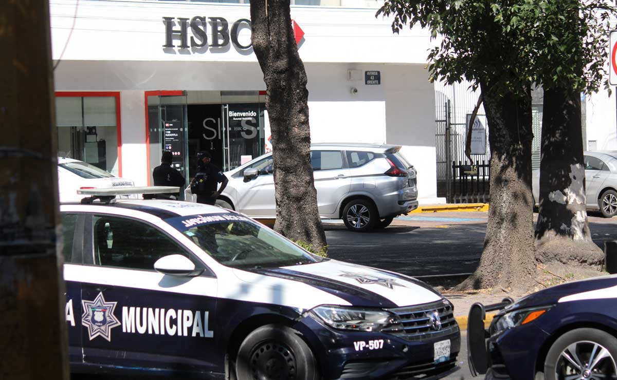 Se arma balacera tras asalto a cuentahabiente en Huexotitla