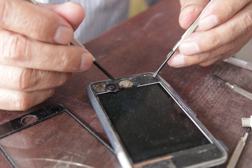 Si llevas tu teléfono a reparar a la Plaza de la Tecnología te decimos a dónde debes ir | EsImagen