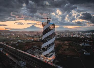 Torre Helea de Puebla atrae más reflectores, ahora en la UNAM