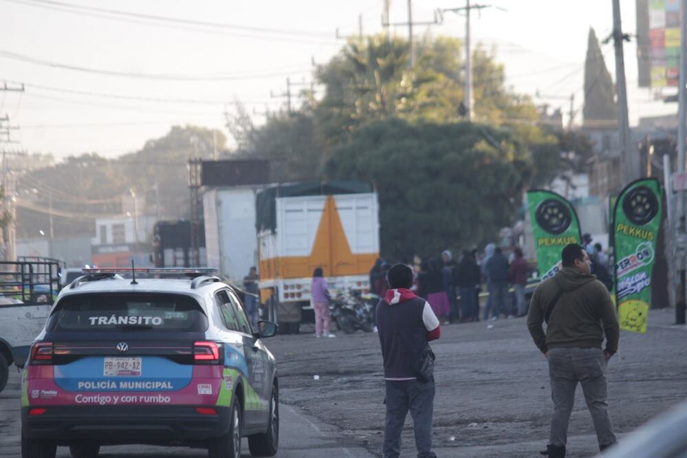 Dos hombres fueron ejecutados a balazos en la Central de Abastos | Foto: Agencia Es Imagen para El Universal Puebla