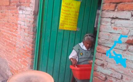 Le roban brasero a ancianita y dedica letrero a rateros