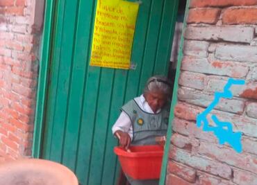 Le roban brasero a ancianita y dedica letrero a rateros