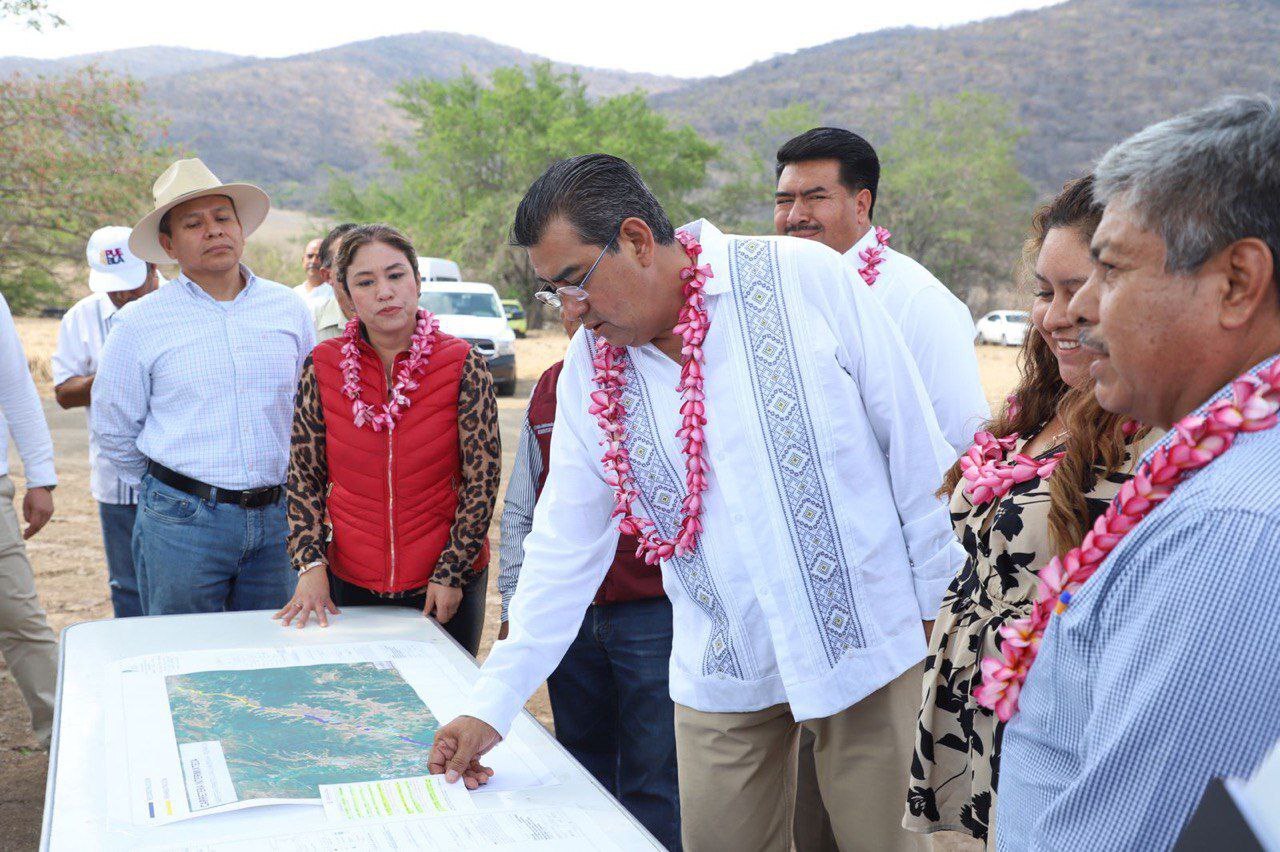 El gobernador de Puebla recorre el estado para supervisar el avance de obras/ 
Fotos : Especiales
