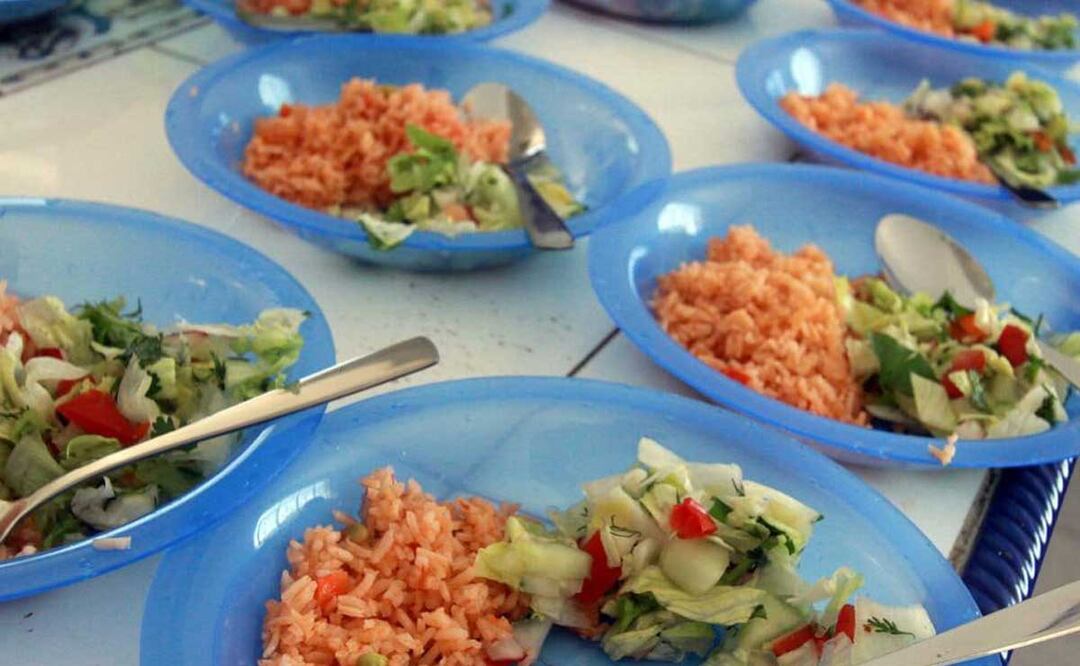 Los desayunos escolares se aplican en planteles escolares públicos de los 217 municipios del estado de Puebla | Foto:archivo El Universal Puebla