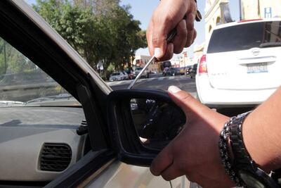 Rateros aprovechan examen de admisión a la BUAP para desvalijar autos