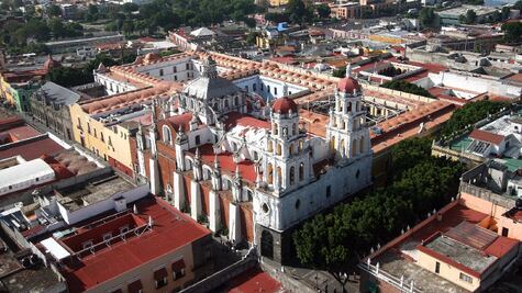 La BUAP celebra 435 años de su sede fundacional