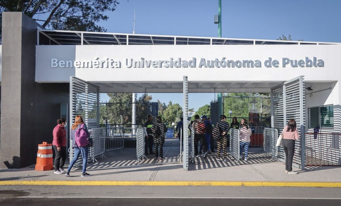 Nunca es tarde para estudiar una carrera y la BUAP ofrece varias opciones | Foto: Agencia Es Imagen para El Universal Puebla