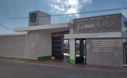 SEP Puebla acuerda con normalistas de Teteles la incorporación de 120 aspirantes