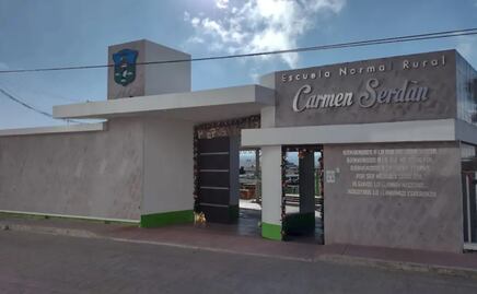 SEP Puebla acuerda con normalistas de Teteles la incorporación de 120 aspirantes