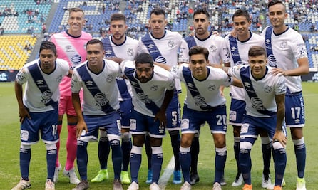 Club Puebla. ¿Por qué su uniforme lleva una franja?